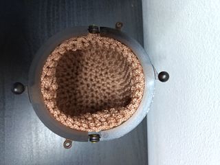 Portamonete uncinetto marrone chiaro