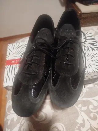 Zapatos de cordones negros