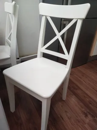 Mesa y 4 Sillas Comedor Blancas