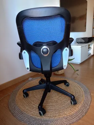 Silla de oficina con ruedas