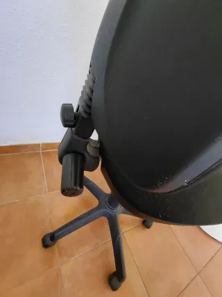 Silla Ergonómica Oficina Negra con Elevador