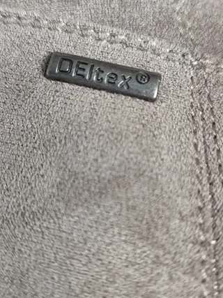 Botas de invierno beige y blancas