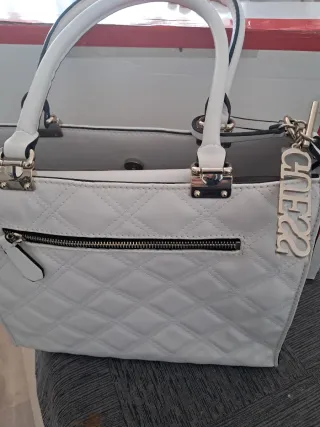 Bolso Guess Blanco Acolchado