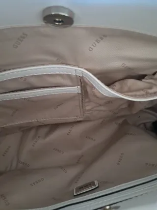 Bolso Guess Blanco Acolchado