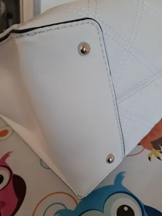 Bolso Guess Blanco Acolchado