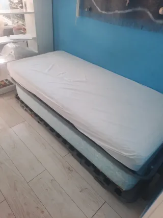 Somier inferior + somier superior+ dos Colchones