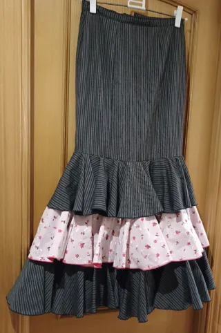 Falda flamenca rociera con volantes