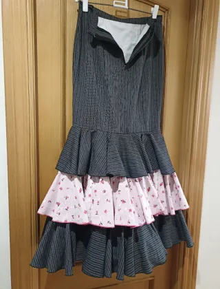 Falda flamenca rociera con volantes