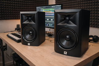 Monitores JBL LSR 305 Negros