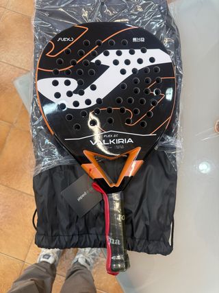 Pala de pádel Joma Valkiria Flex 2.0 sin estrenar