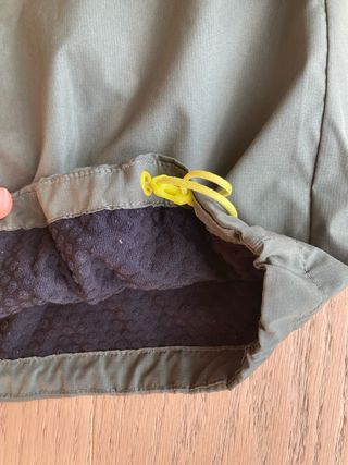 Chaqueta New Balance Negra y Verde