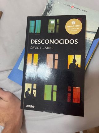 DESCONOCIDOS: Premio EDEBÉ de Literatura Juveni...