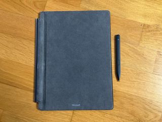 Teclado Microsoft Surface + Slim Pen 2