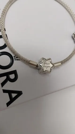 Pulsera Pandora con charm Copo de Nieve.