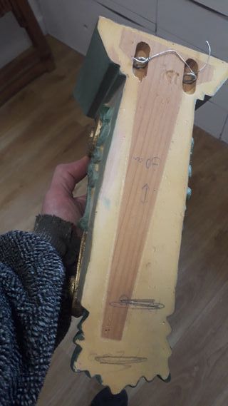 Mensula decorativa dorada y verde