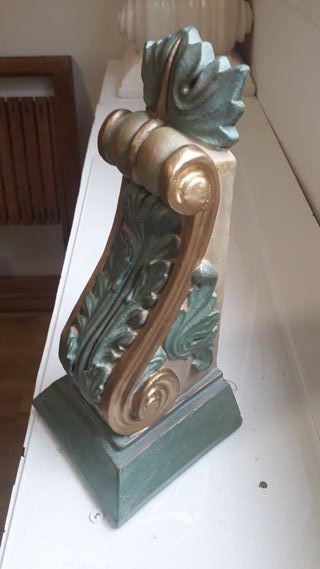 Mensula decorativa dorada y verde