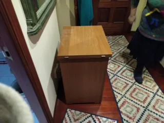 Mueble para máquina de coser de madera