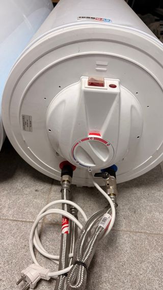 Calentador Eléctrico Ariston 80L y 50L