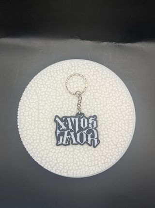 Llavero Natos y Waor blanco y negro