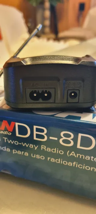 Walkie-talkie bibanda Dynascan DB-8D