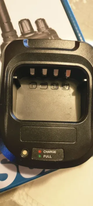 Walkie-talkie bibanda Dynascan DB-8D