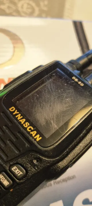 Walkie-talkie bibanda Dynascan DB-8D