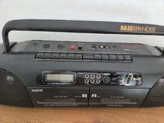 Radiocasete Sanyo Negro
