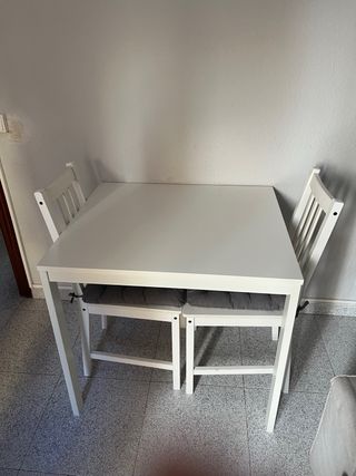 Mesa Comedor Extensible Blanca + dos sillas