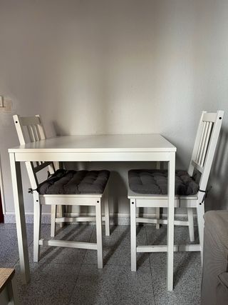 Mesa Comedor Extensible Blanca + dos sillas