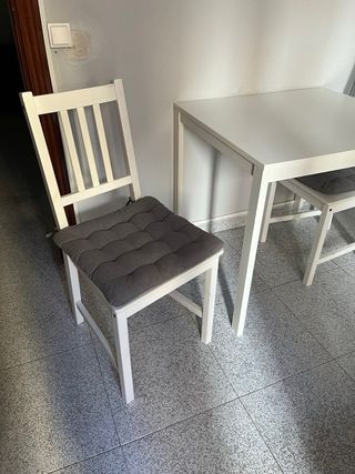 Mesa Comedor Extensible Blanca + dos sillas