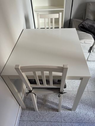 Mesa Comedor Extensible Blanca + dos sillas