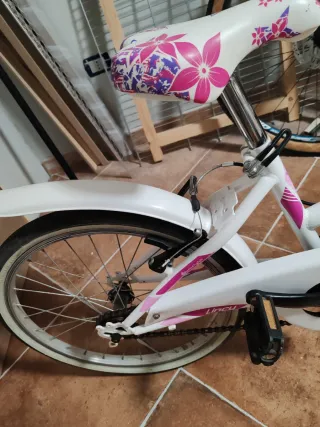 Bicicletta bambina bianca e rosa