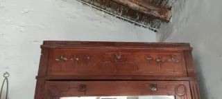 Armario antiguo madera maciza con espejo