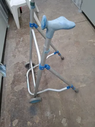 Andador aluminio con ruedas