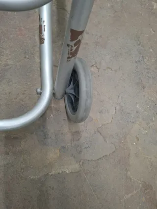 Andador aluminio con ruedas