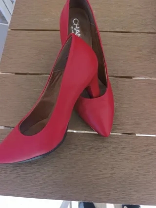 Zapatos Salón Chamby Piel. Tacón. Comfort Gel