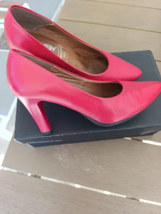 Zapatos Salón Chamby Piel. Tacón. Comfort Gel