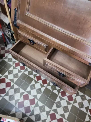 Escritorio de madera antiguo