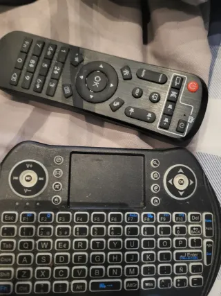 Televisión Philips NO TIENE EL PIE DE LA TELE