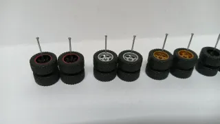 Llantas y neumáticos 4x4 Hotweels 1/64