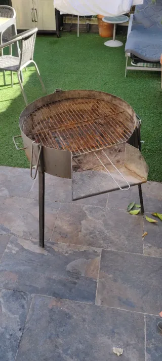 Barbacoa de carbón y leña