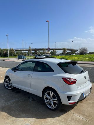 SEAT Ibiza Cupra 2013