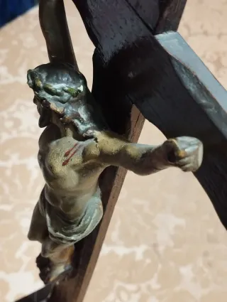 Crucificado de mesa o altar.