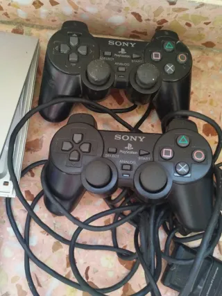 2 PS2 (PlayStation 2) con accesorios (funcionan)