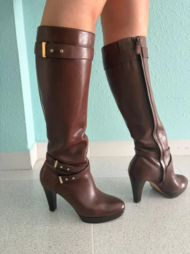 Fabulosas botas de tacón. Me van algo pequeñas.