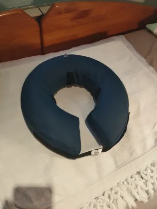 Collar inflable protector para perro.