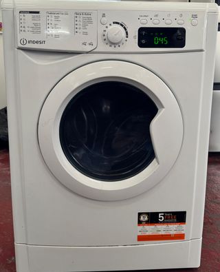 LAVADORA SECADORA INDESIT  DE 7 KILOS EN BLANCO