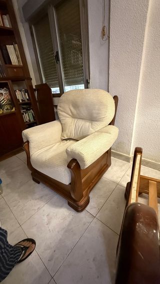 Sofá de tela beige 2 plazas y 2 butacas