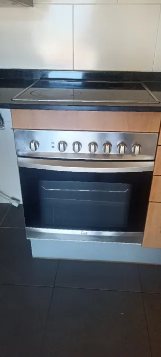 Placa vitrocerámica y horno Teka