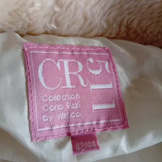 Chaquetón pelo beige con capucha, forrado